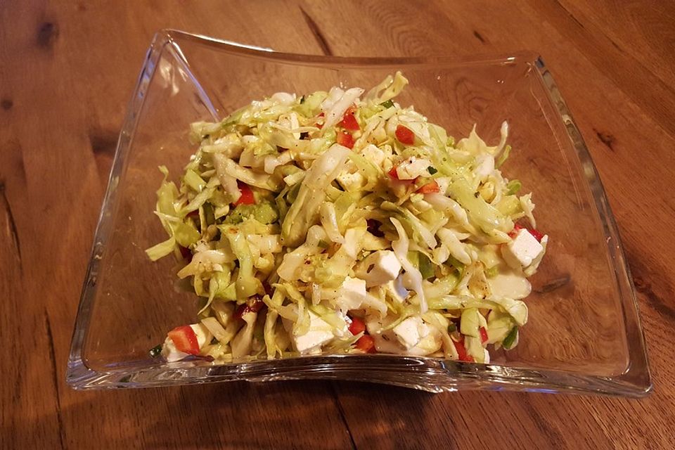 Spitzkohlsalat mit Hähnchenfilet