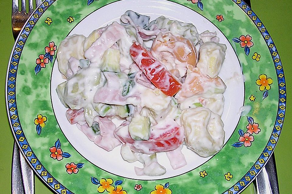 Tortellinisalat