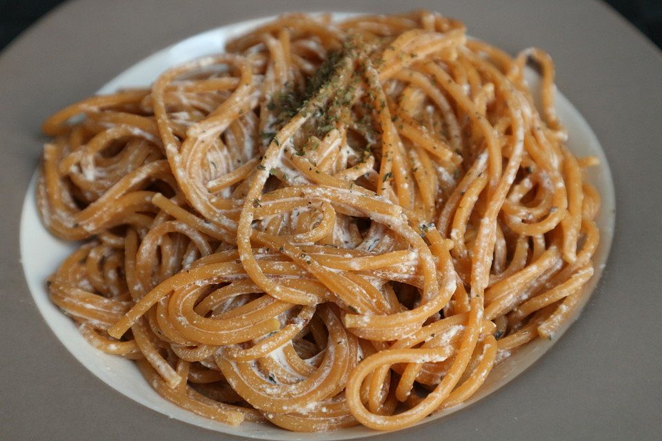 Spaghetti mit Joghurtsauce