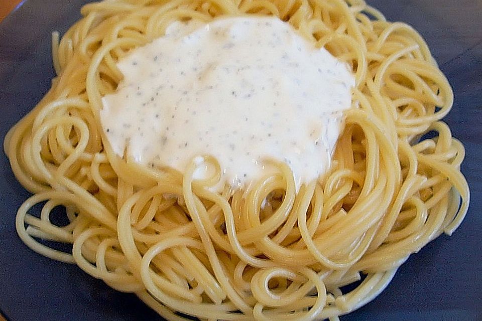 Spaghetti mit Joghurtsauce