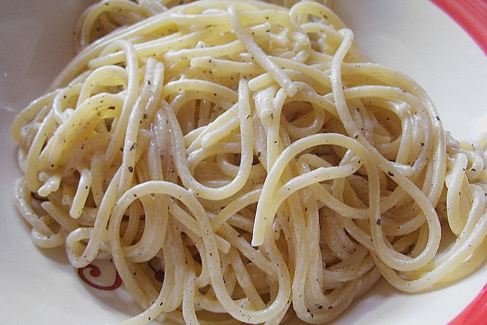 Spaghetti mit Joghurtsauce