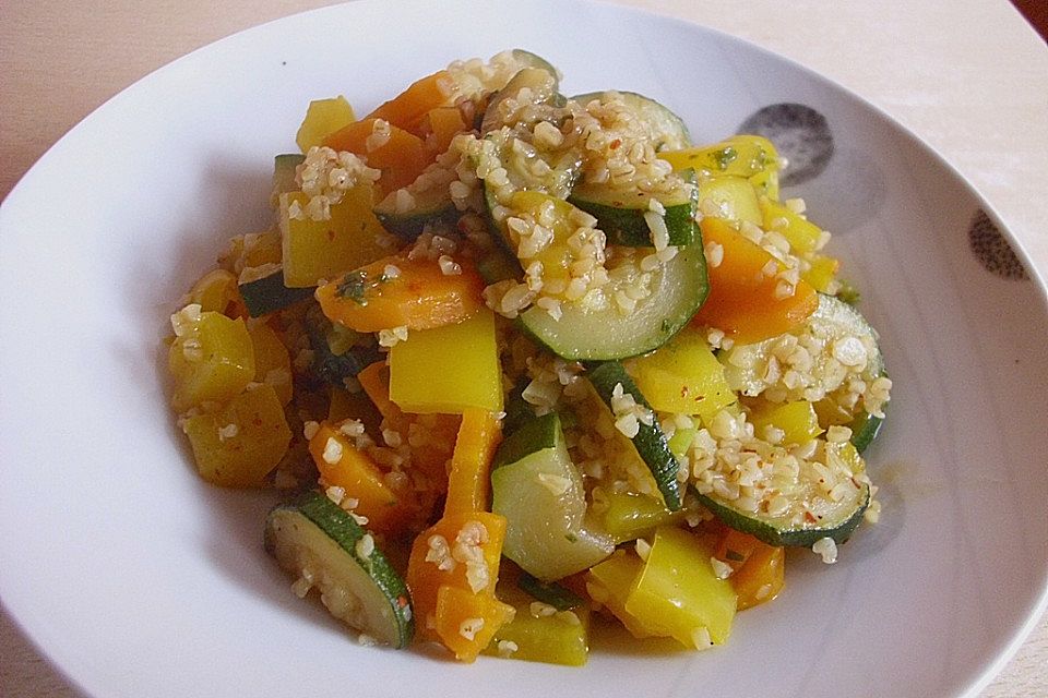 Gemüsepfanne mit Bulgur