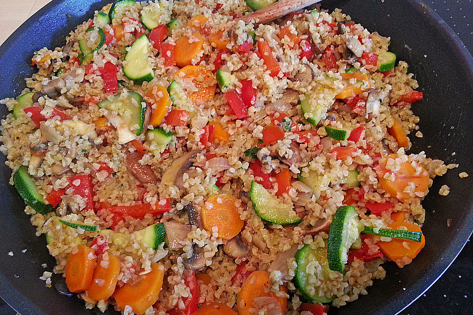 Gemüsepfanne mit Bulgur