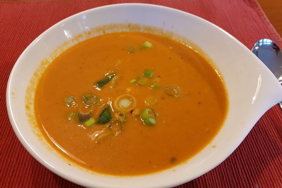 Scharfe Tomaten - Kokos - Suppe