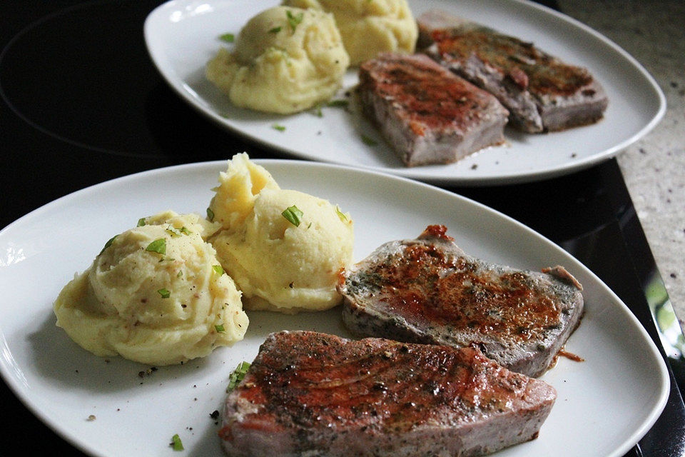 Thunfischsteaks kurzgebraten