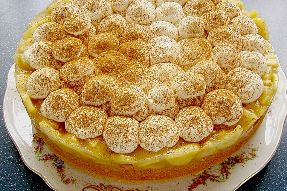 Apfel - Biskuit - Torte