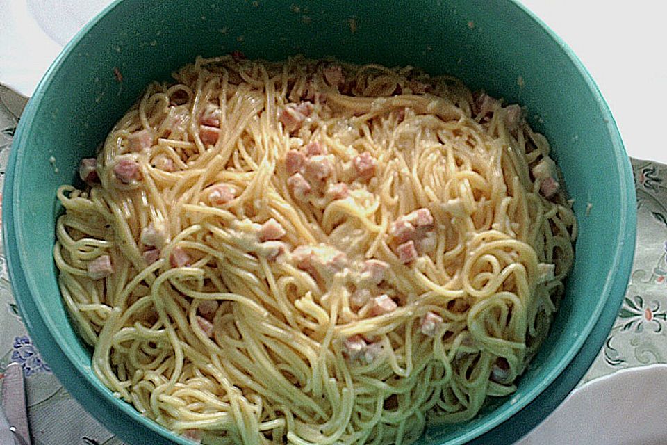 Spaghetti mit Schlagsahne