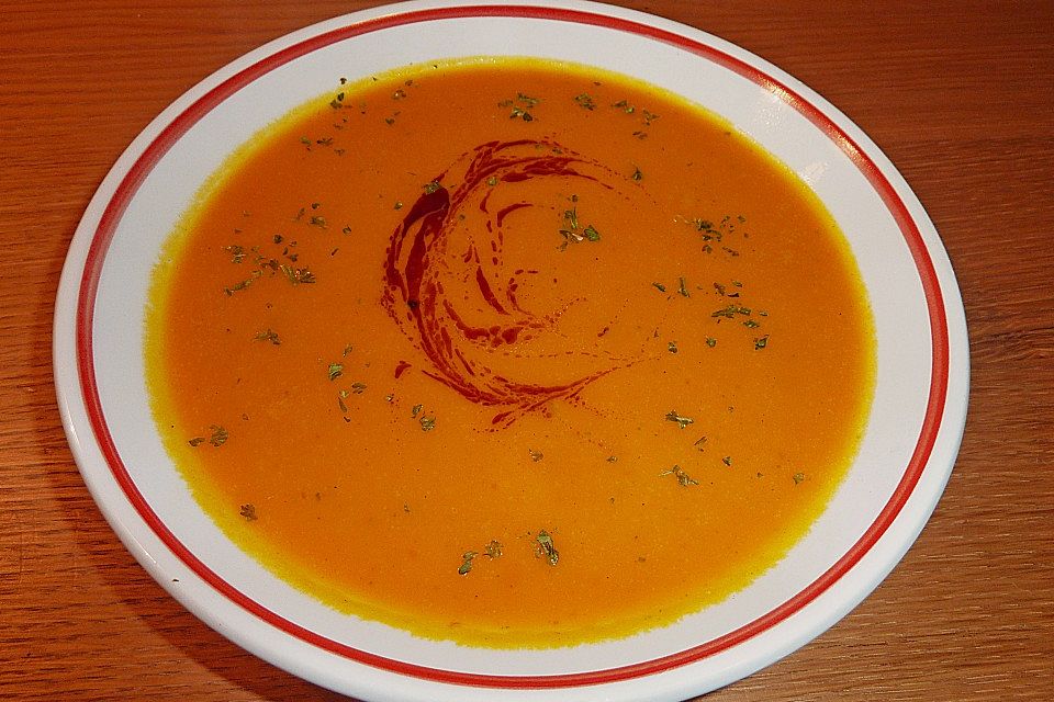 Kürbiscremesuppe mit saurer Sahne