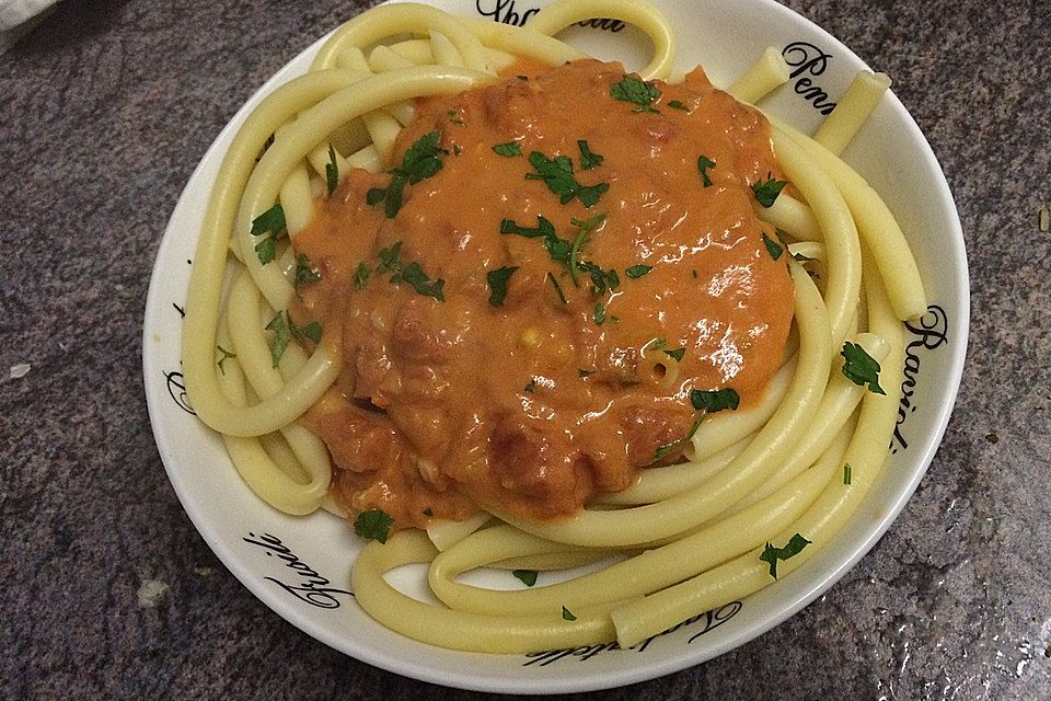 Penne mit Wodka - Tomatensoße