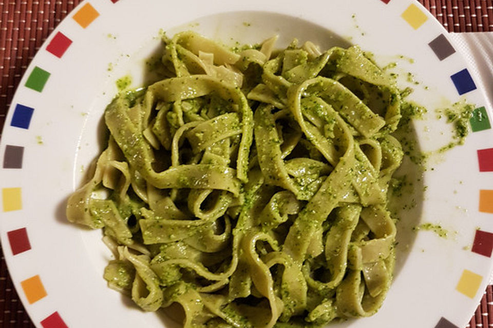 Nudeln mit Pesto