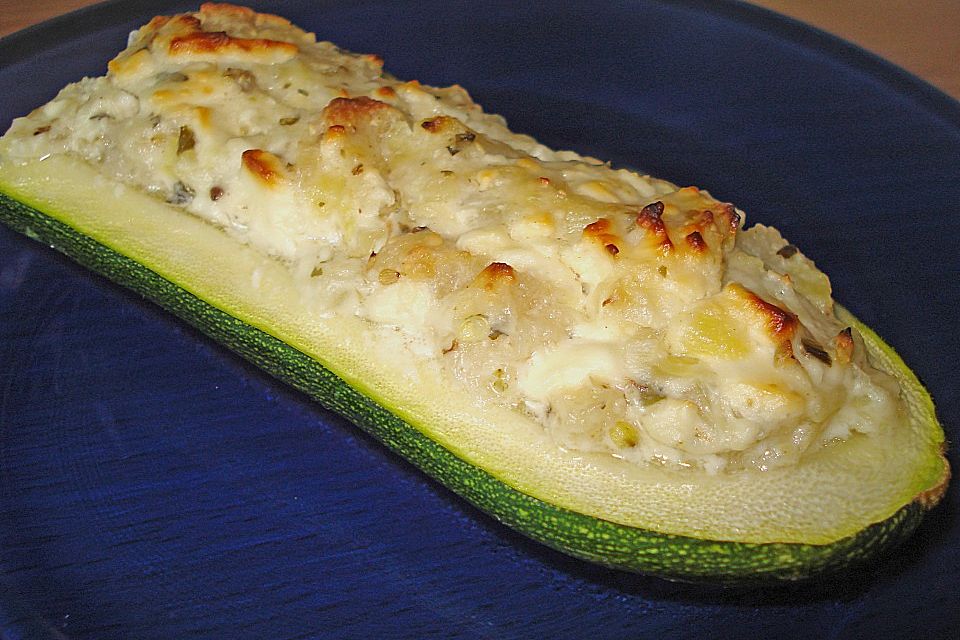 Überbackene Zucchini mit Schafskäse