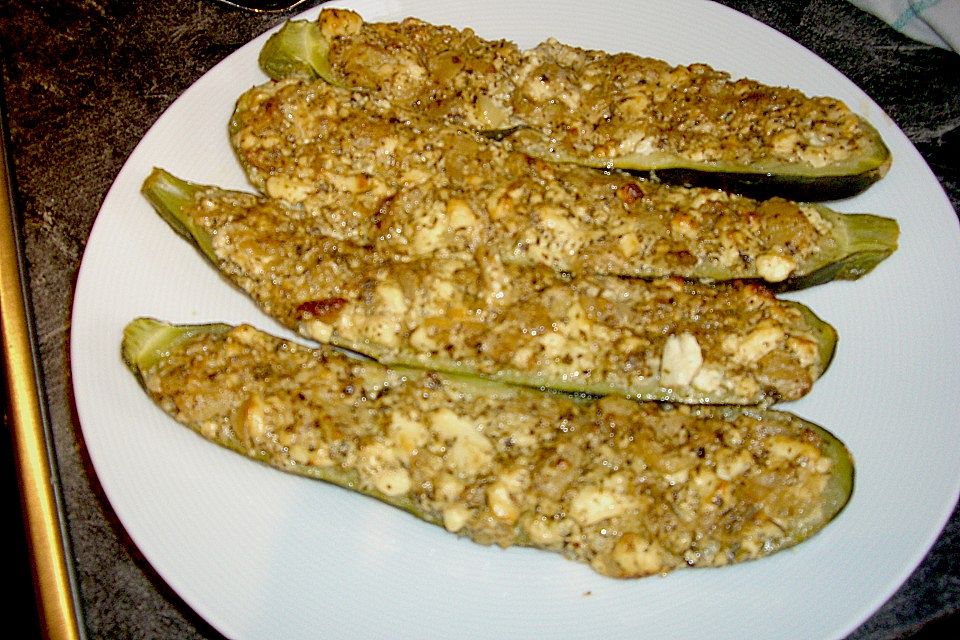 Überbackene Zucchini mit Schafskäse