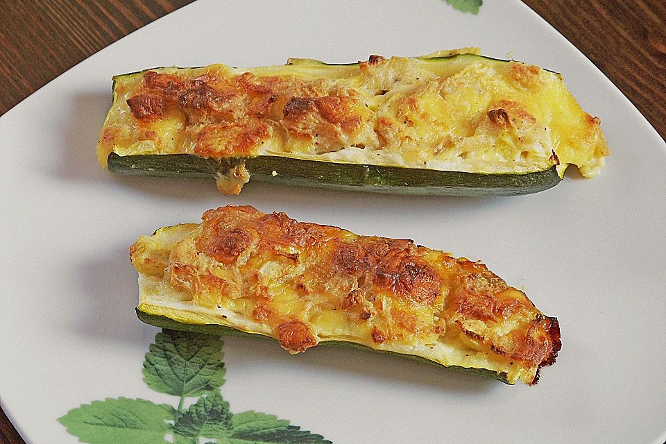 Überbackene Zucchini mit Schafskäse