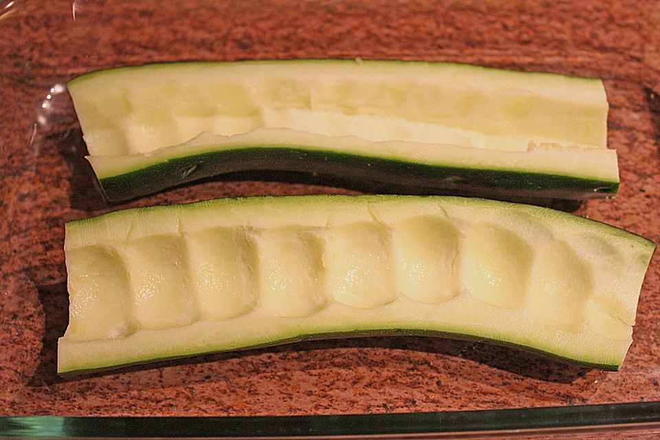 Überbackene Zucchini mit Schafskäse