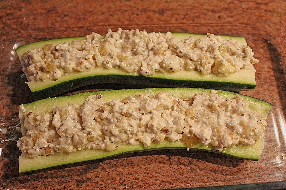 Überbackene Zucchini mit Schafskäse