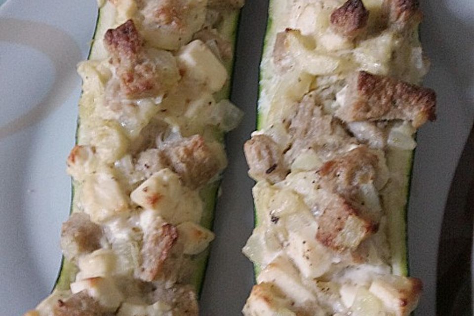 Überbackene Zucchini mit Schafskäse