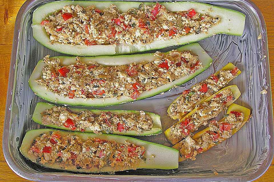 Überbackene Zucchini mit Schafskäse