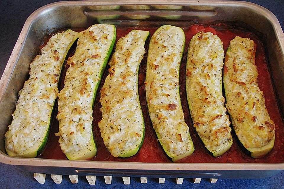 Überbackene Zucchini mit Schafskäse