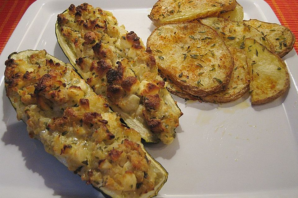 Überbackene Zucchini mit Schafskäse