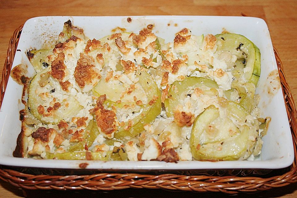 Überbackene Zucchini mit Schafskäse