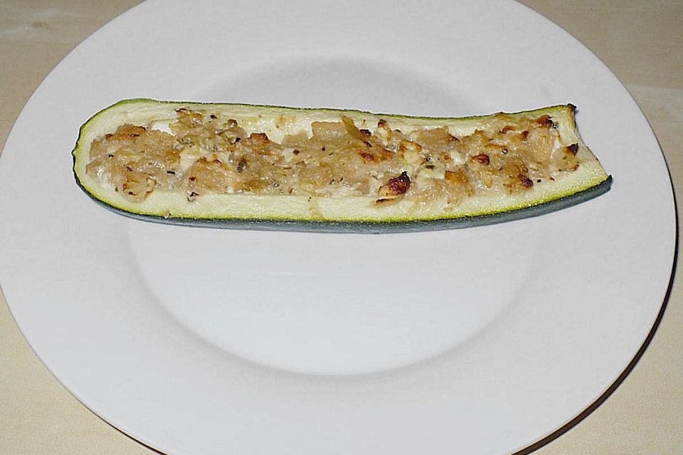 Überbackene Zucchini mit Schafskäse