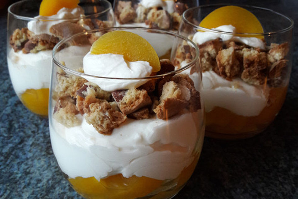 Pfirsich-Cantuccini-Trifle