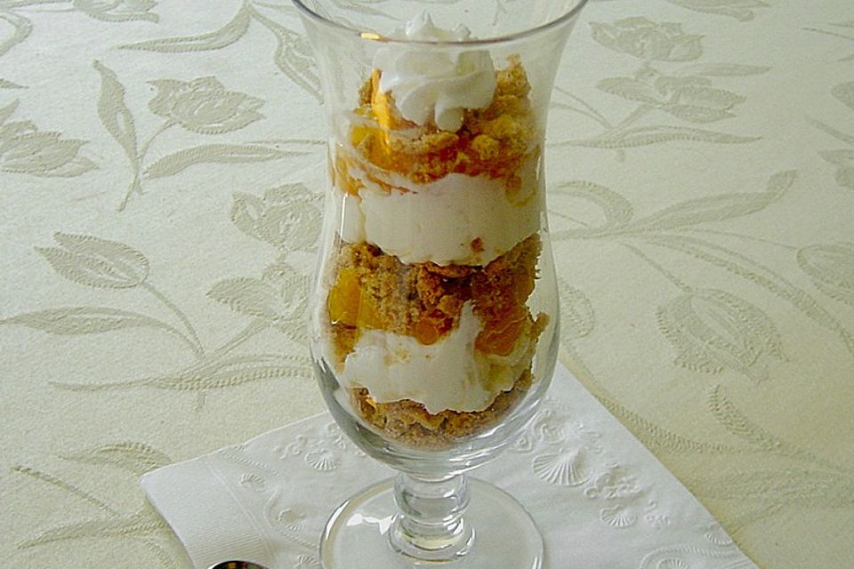 Pfirsich-Cantuccini-Trifle