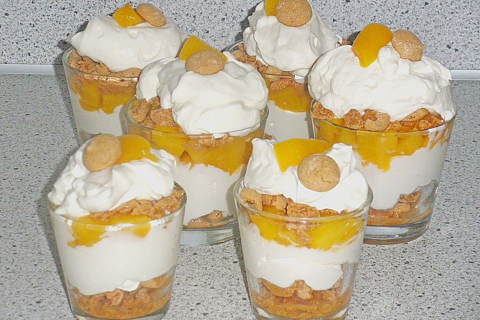 Pfirsich-Cantuccini-Trifle