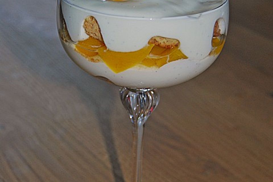 Pfirsich-Cantuccini-Trifle