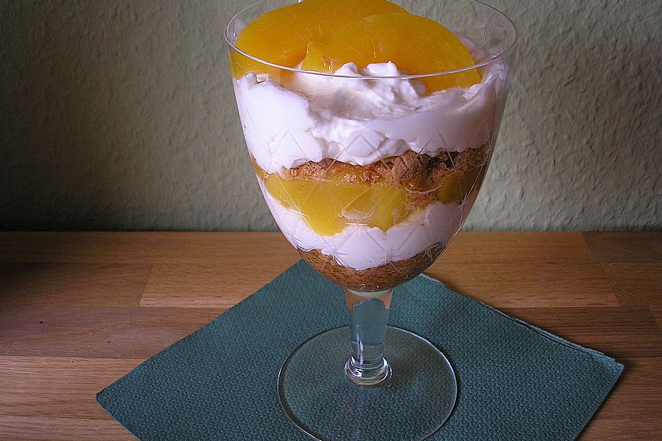 Pfirsich-Cantuccini-Trifle