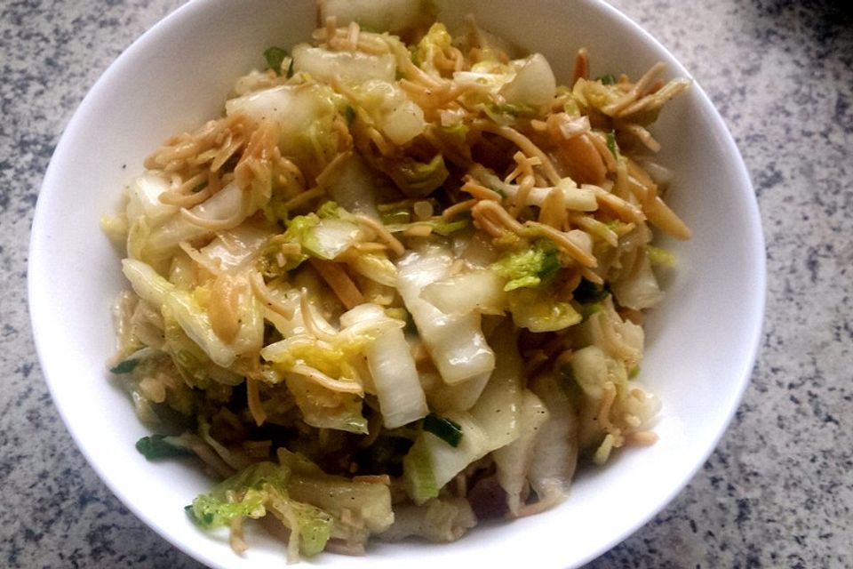 Chinakohlsalat mit Mie - Nudeln