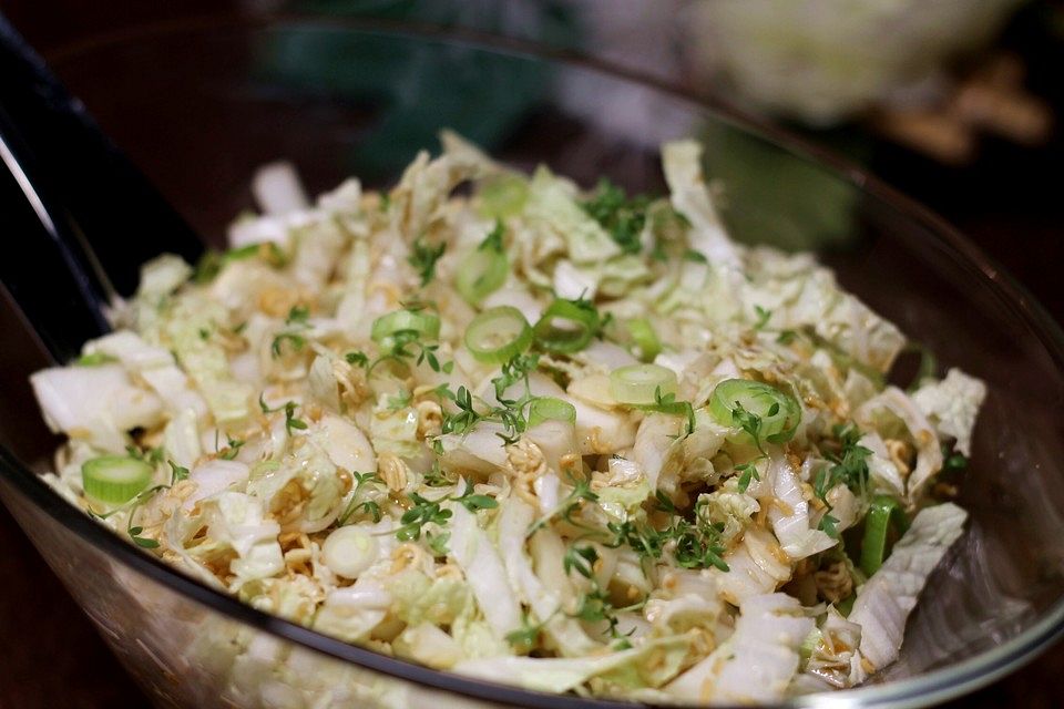 Chinakohlsalat mit Mie - Nudeln