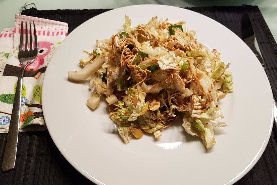 Chinakohlsalat mit Mie - Nudeln