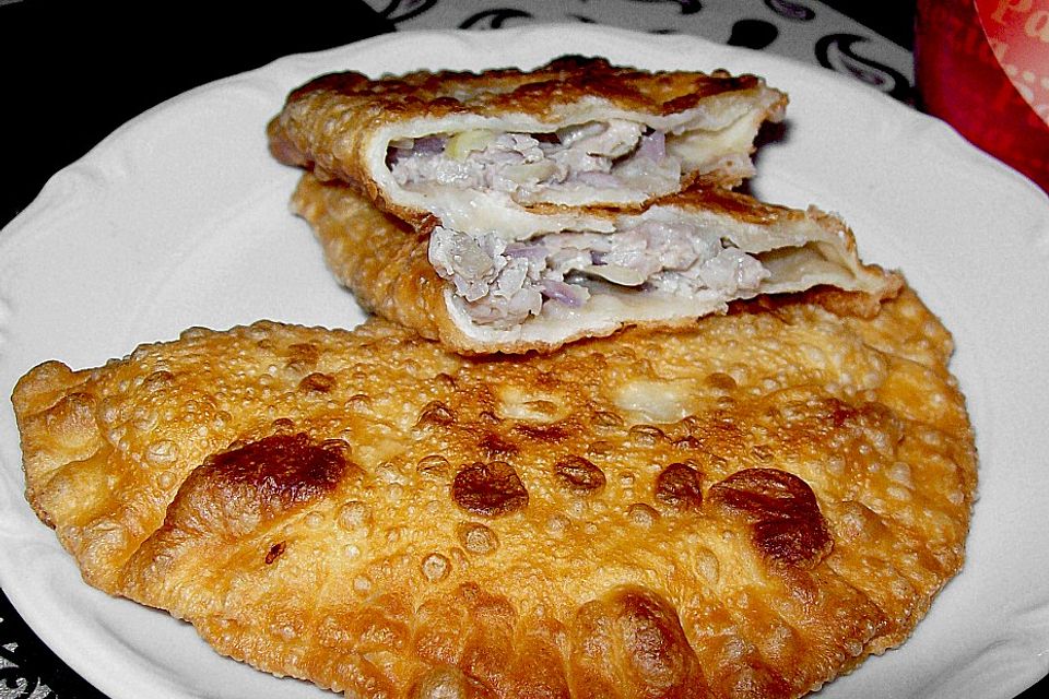 Tschebureki