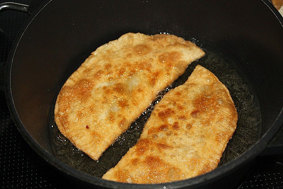 Tschebureki