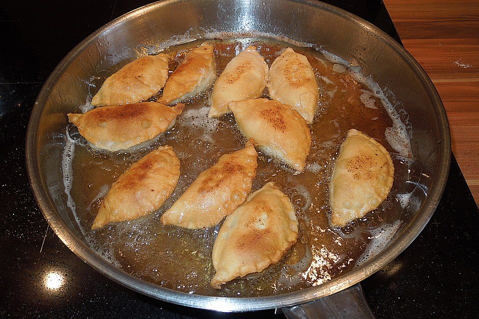 Tschebureki