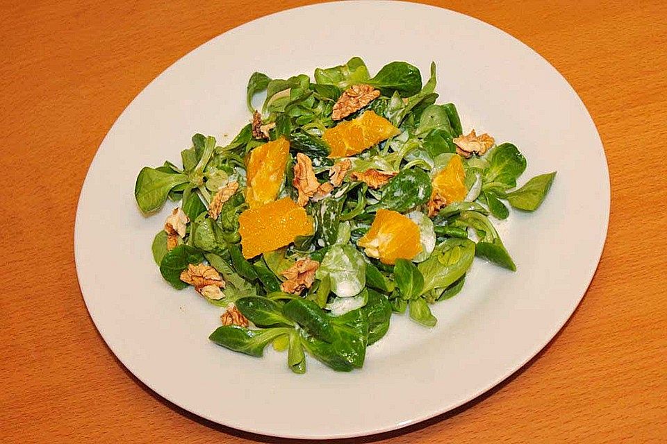 Feldsalat mit Orangenfilet