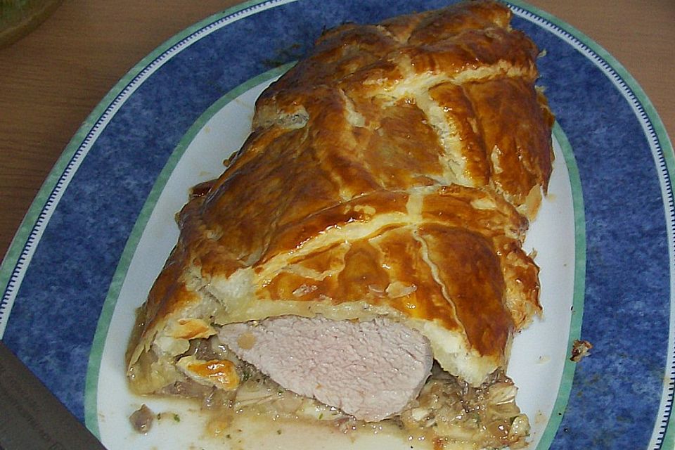 Schweinefilet, umhüllt in Blätterteig