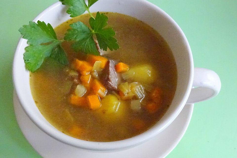 Astrids Petersiliensuppe mit Rindfleisch