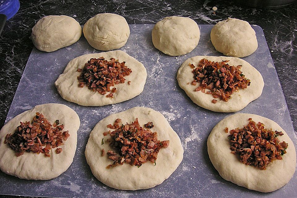 Kartoffelbrötchen mit Schinkenfülle