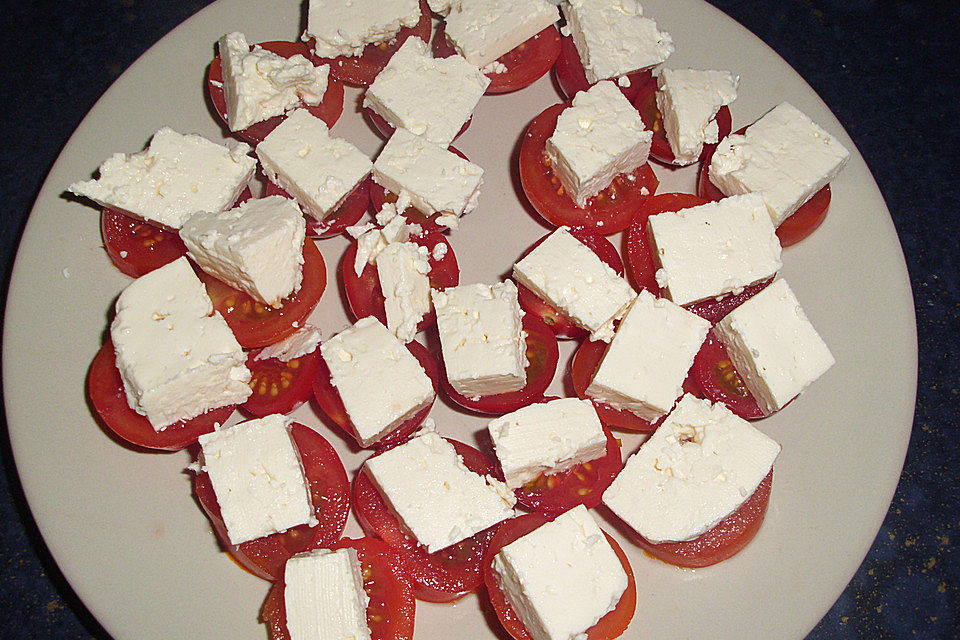 Tomaten - Schafskäse - Salat