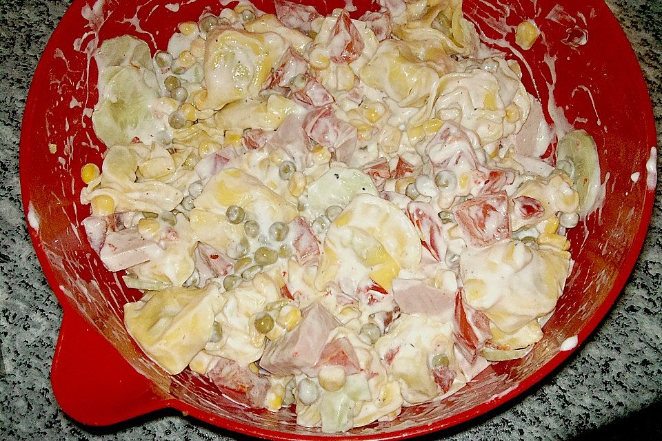 Tortellinisalat