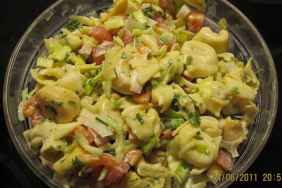 Tortellinisalat