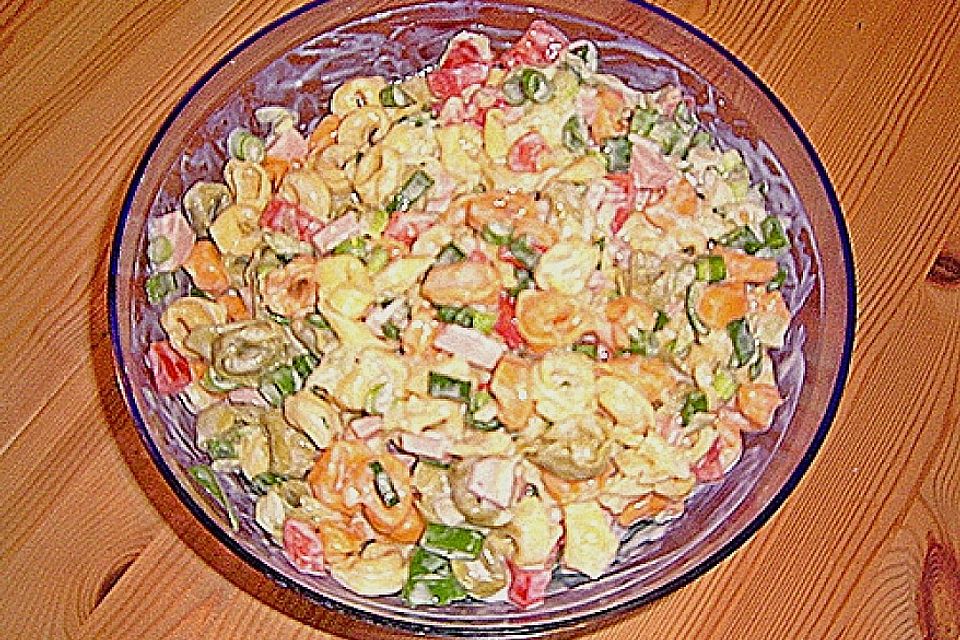 Tortellinisalat