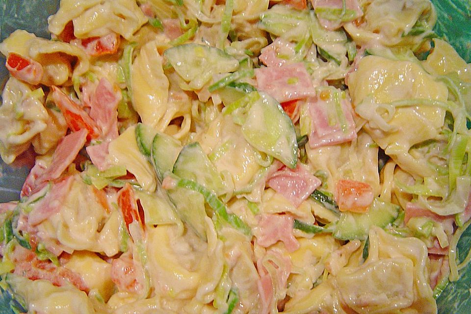 Tortellinisalat