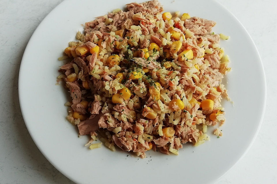 Reissalat mit Thunfisch