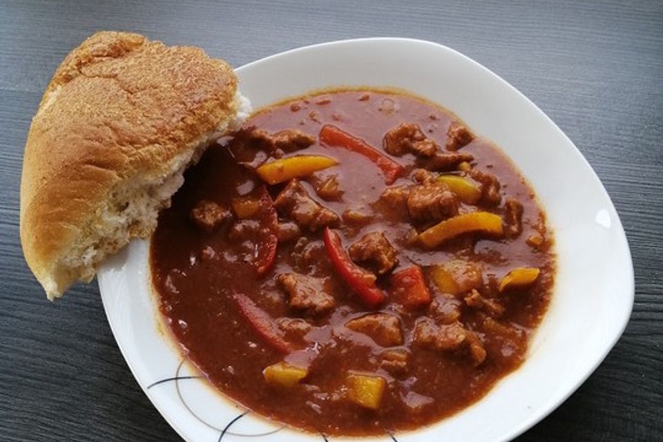 Paprika - Gulaschsuppe