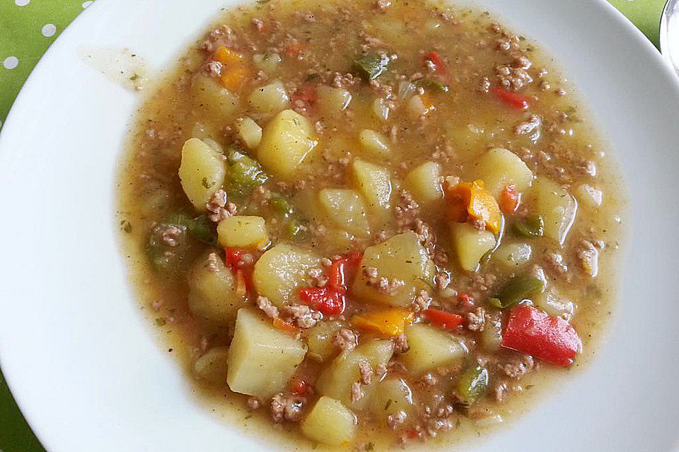 Bauern-Eintopf mit Hackfleisch