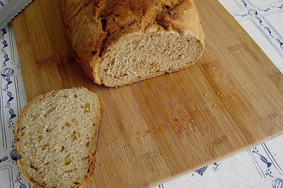 Zwiebelbrot mit Roggensauerteig