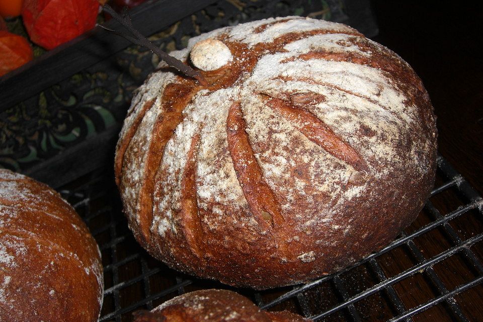 Zwiebelbrot mit Roggensauerteig